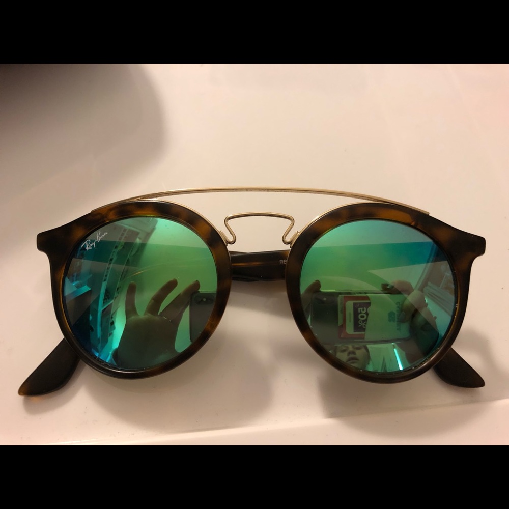 AUTHENTIC RAY BANS!!!! Amazing condition